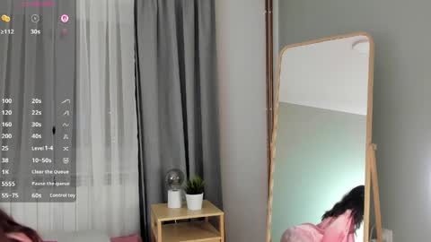 Snapshot of kettybelly chatting on April 3, 8:29 pm kettyIm a simple girl who likes gifts Lovense is activeThere are legends that in this room all your wish can come true online show from April 3, 8:29 pm