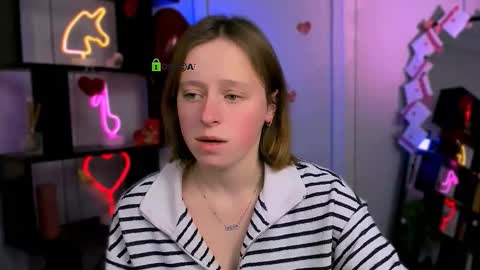 keuli_li online show from February 11, 5:56 am