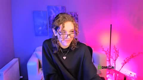 kevi here online show from September 9, 7:13 pm