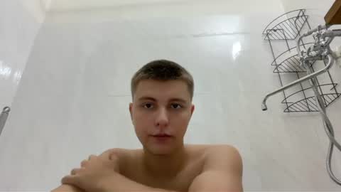 Snapshot of keviinx444 chatting on August 7, 3:03 pm Keva online show from August 7, 3:03 pm