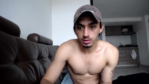 kevin777623 online show from April 8, 3:45 pm