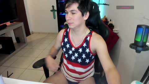 Snapshot of kevin873s chatting on December 12, 11:47 pm Kevin online show from December 12, 11:47 pm