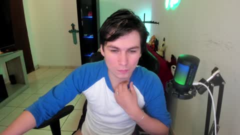 Snapshot of kevin873s chatting on December 14, 11:45 pm Kevin online show from December 14, 11:45 pm