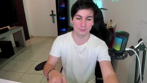 Snapshot of kevin873s chatting on December 19, 11:46 pm Kevin online show from December 19, 11:46 pm