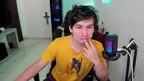 Snapshot of kevin873s chatting on December 24, 12:11 am Kevin online show from December 24, 12:11 am