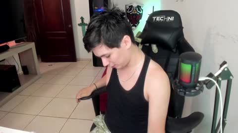 Snapshot of kevin873s chatting on January 2, 5:03 am Kevin online show from January 2, 5:03 am