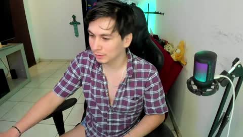 Snapshot of kevin873s chatting on January 12, 12:07 am Kevin online show from January 12, 12:07 am