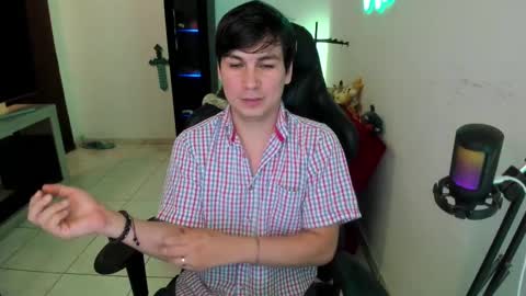 Snapshot of kevin873s chatting on February 15, 11:58 pm Kevin online show from February 15, 11:58 pm