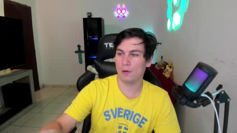 Snapshot of kevin873s chatting on March 1, 11:58 pm Kevin online show from March 1, 11:58 pm