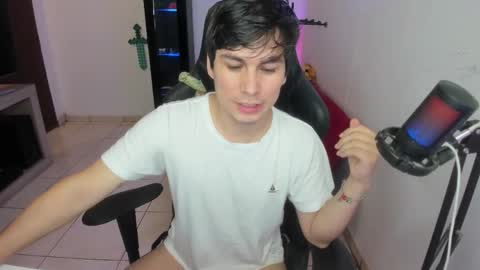 Snapshot of kevin873s chatting on October 2, 11:34 pm Kevin online show from October 2, 11:34 pm