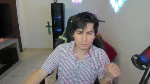 Snapshot of kevin873s chatting on October 31, 11:17 pm Kevin online show from October 31, 11:17 pm