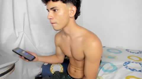 Snapshot of kevin_adrian01 chatting on May 17, 6:00 am kevin_adrian01 online show from May 17, 6:00 am