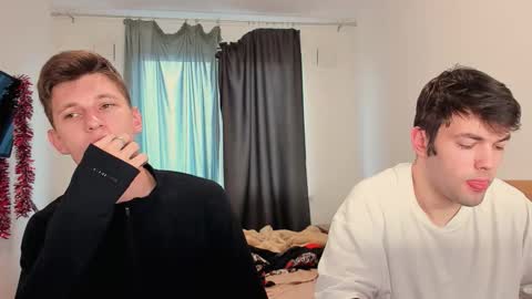 Snapshot of kevin_hornyyy chatting on September 20, 5:41 am kevin online show from September 20, 5:41 am