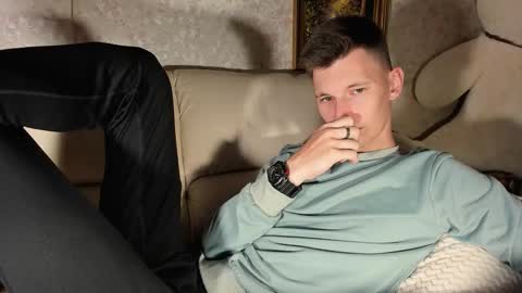 Snapshot of kevin_hornyyy chatting on October 1, 7:03 am kevin online show from October 1, 7:03 am