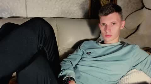 Snapshot of kevin_hornyyy chatting on October 2, 6:09 am kevin online show from October 2, 6:09 am