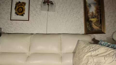 Snapshot of kevin_hornyyy chatting on October 9, 6:44 am kevin online show from October 9, 6:44 am