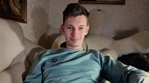 Snapshot of kevin_hornyyy chatting on October 24, 10:33 am kevin online show from October 24, 10:33 am