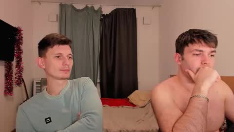 Snapshot of kevin_hornyyy chatting on October 25, 6:35 pm kevin online show from October 25, 6:35 pm