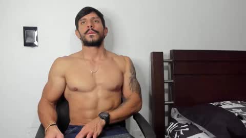 kevin_malone22 online show from December 15, 8:46 pm