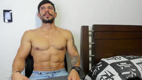 Snapshot of kevin_malone22 chatting on February 16, 11:12 pm kevin_malone22 online show from February 16, 11:12 pm