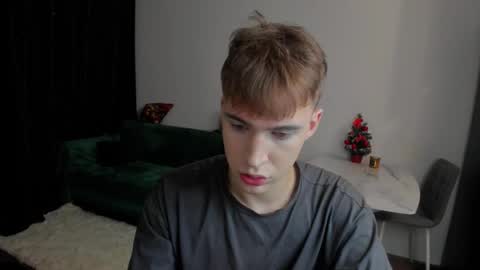 Snapshot of kevin_martin8 chatting on December 19, 9:28 pm Kevin Martin online show from December 19, 9:28 pm