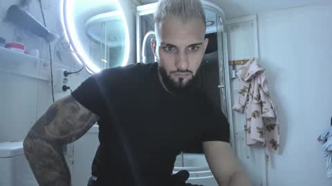 Snapshot of kevin_muscle1 chatting on March 15, 5:19 pm Kevin online show from March 15, 5:19 pm