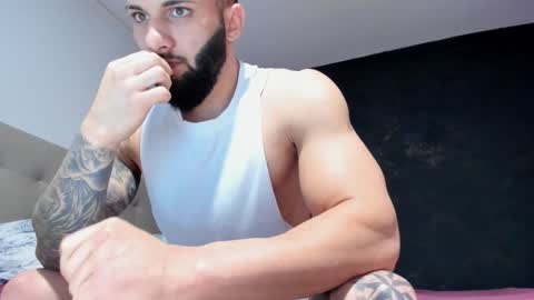 Snapshot of kevin_muscle1 chatting on March 26, 10:54 am Kevin online show from March 26, 10:54 am