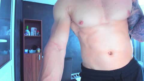 Snapshot of kevin_muscle1 chatting on March 30, 6:53 pm Kevin online show from March 30, 6:53 pm