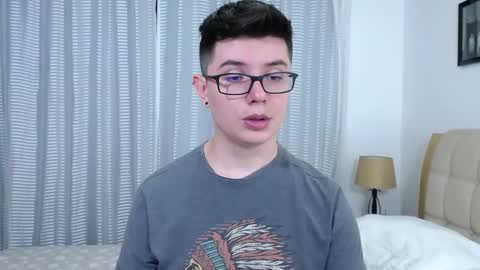 Snapshot of kevinhunts chatting on September 20, 8:32 pm Kevin online show from September 20, 8:32 pm