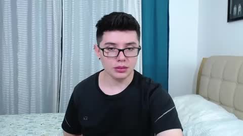 Snapshot of kevinhunts chatting on September 24, 8:56 pm Kevin online show from September 24, 8:56 pm