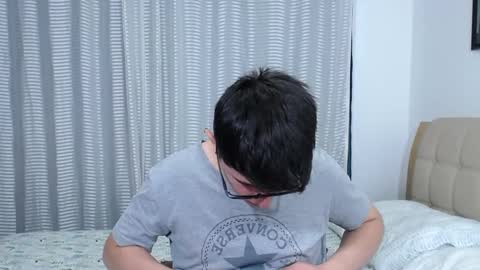 Snapshot of kevinhunts chatting on September 30, 10:59 pm Kevin online show from September 30, 10:59 pm