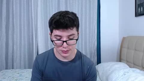 Snapshot of kevinhunts chatting on October 3, 3:03 am Kevin online show from October 3, 3:03 am