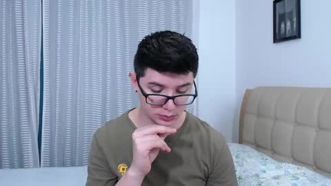 Snapshot of kevinhunts chatting on October 4, 1:58 am Kevin online show from October 4, 1:58 am