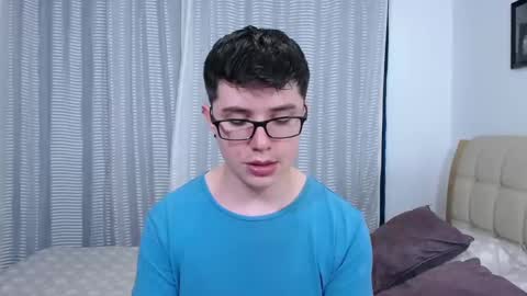 Snapshot of kevinhunts chatting on November 3, 9:48 pm Kevin online show from November 3, 9:48 pm