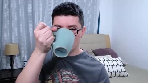 Kevin online show from May 6, 10:04 pm