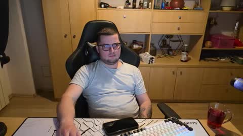 Kevinn online show from March 11, 7:31 pm