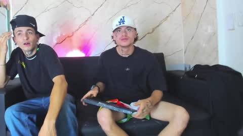 kevinperlas_ online show from November 8, 1:39 am