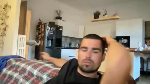 kevinpillobello online show from May 13, 6:05 pm