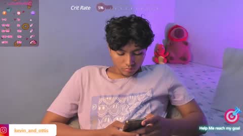 Snapshot of kevinxlvx chatting on December 28, 11:48 pm kevin and ottis online show from December 28, 11:48 pm