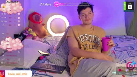 Snapshot of kevinxlvx chatting on January 23, 1:08 am kevin and ottis online show from January 23, 1:08 am