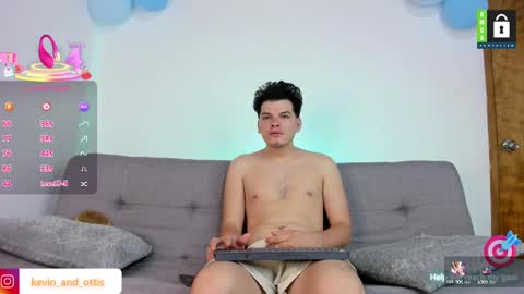 Snapshot of kevinxlvx chatting on September 28, 10:31 am kevin and ottis online show from September 28, 10:31 am