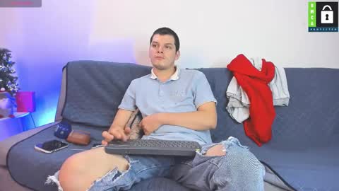 kevin and ottis online show from December 15, 11:42 pm