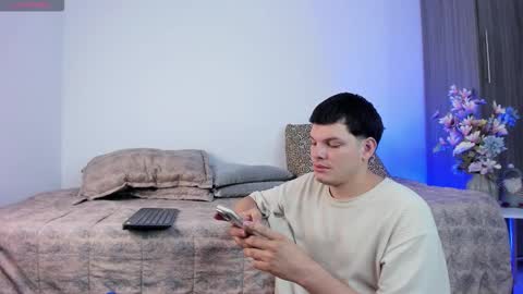 kevin and ottis online show from February 11, 2:05 am