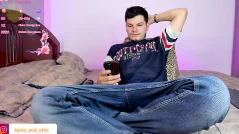 kevin and ottis online show from April 5, 2:09 am