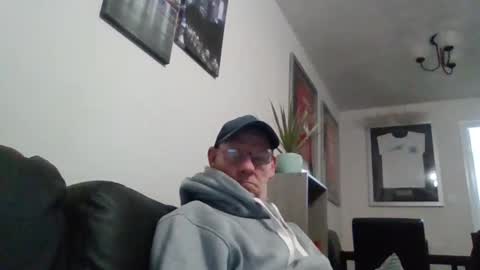 kevlooking4sez online show from January 4, 9:09 pm