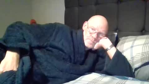kevlooking4sez online show from December 14, 1:22 am