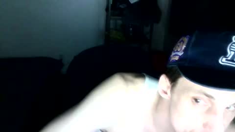 Snapshot of kevmtl8pc chatting on February 4, 6:19 am kevmtl8pc online show from February 4, 6:19 am