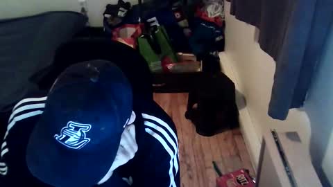 Snapshot of kevmtl8pc chatting on February 5, 3:22 am kevmtl8pc online show from February 5, 3:22 am