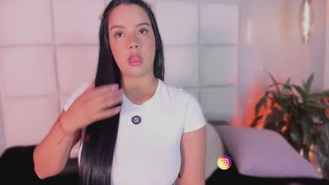 Snapshot of keyla_lage chatting on May 5, 8:28 pm keyla_lage online show from May 5, 8:28 pm