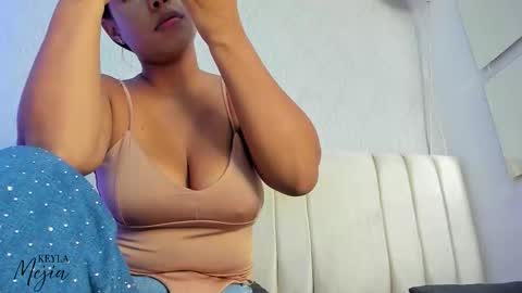 Snapshot of keyla_mejia chatting on February 25, 12:04 pm Keyla online show from February 25, 12:04 pm